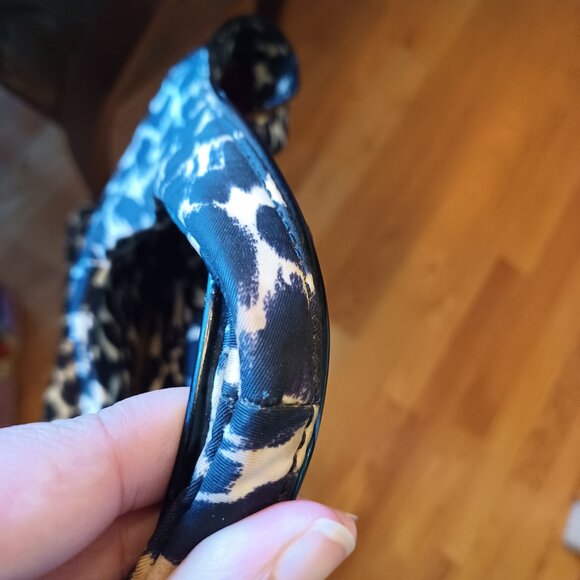 Kate Spade Giraffe Print Tate Lindenwood Nylon Tote Bag - Picture 2 of 10